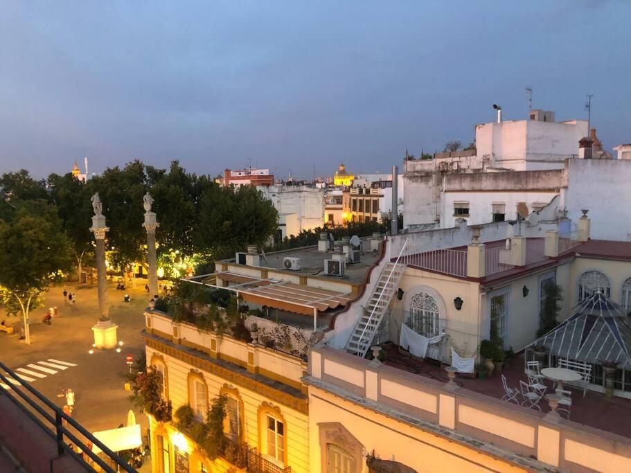 La casa roja: luminoso ático con vistas Apartamento Sevilha Exterior foto